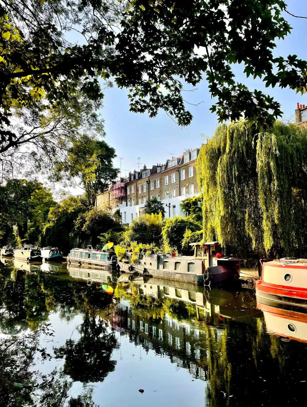Houseboats in De Beauvoir Town, London